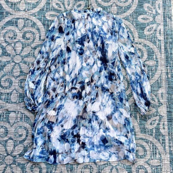 DKNY Blue White Tie Dye Pleated Short Sleeve Shift Dress - Size 10P - Picture 3 of 8